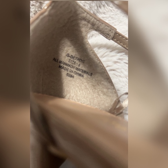 New Madden Women platform heels. Size 8 - Picture 4 of 8